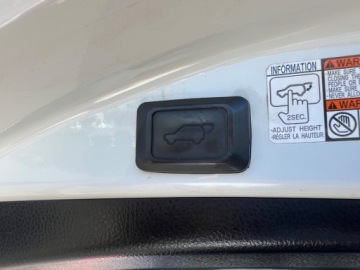 Toyota RAV4 IV MPV Facelifting 2.5 Hybrid 197KM 2017 Toyota RAV4 Toyota RAV 4 IV XENONYLEDYKamera cofania Bezwypadkowa 2.5, zdjęcie 27