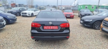 Volkswagen Jetta VI Sedan 2.0 TDI CR DPF 140KM 2013 Volkswagen Jetta automat mały przebieg, zdjęcie 5