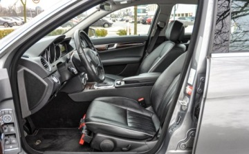 Mercedes Klasa C W204 Limuzyna 3.5 350 4MATIC 306KM 2012 Mercedes-Benz Klasa C 3,5 (306KM) 2012 r. Lift Automat 4Matic 3.5 Benzyna, zdjęcie 5