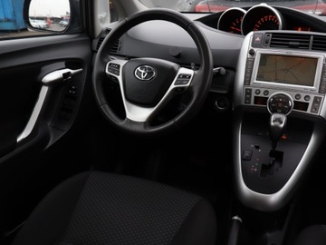 Toyota Verso Minivan 2.2 D-CAT 150KM 2010 Toyota Verso 2.2 D-4D, Salon Polska, Automat, zdjęcie 6