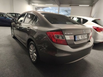 Honda Civic IX Sedan 1.8 i-VTEC 142KM 2013 Honda Civic IX 1.8 benzyna, zdjęcie 3