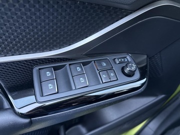 Toyota C-HR I Crossover 1.8 Hybrid 122KM 2019 Toyota C-HR 1.8 Hybrid Neon Lime powered by JBL 1., zdjęcie 20