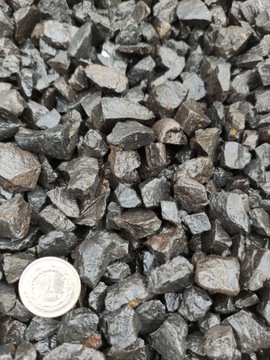 Czarne kamienie las w słoiku naturalny żwirek GRAFITOWY BAZALT 1-2cm 0,5 kg