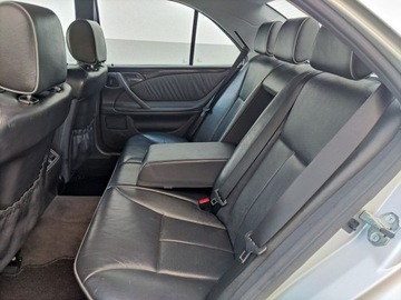 Mercedes Klasa E W210 Sedan 2.6 170KM 2001 Mercedes E 240 170KM Avantgarde Xenony Skóra, zdjęcie 19