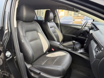 Toyota Avensis III Wagon Facelifting 2015 2.0 D-4D 143KM 2015 Toyota Avensis 2.0 D-4D Premium III (2009-) Toyota, zdjęcie 21