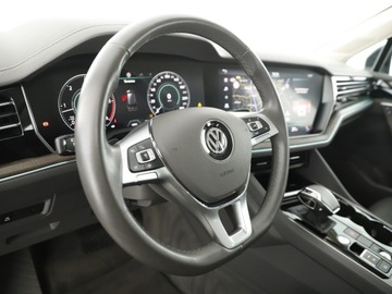 Volkswagen Touareg III SUV 3.0 V6 SCR TDI 286KM 2019 Volkswagen Touareg 3.0 V6 TDI 286KM 4Mot. Elegance, zdjęcie 12