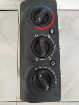 A82000100 PANEL VENTILACE KLIMATIZACE RENAULT CLIO II 1.4 16V