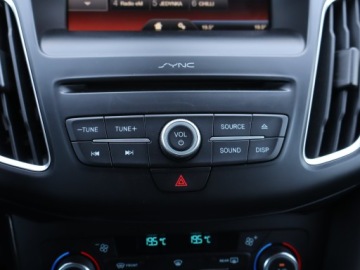 Ford Focus III Hatchback 5d facelifting 1.0 EcoBoost 125KM 2015 Ford Focus 1.0 EcoBoost, Salon Polska, Serwis ASO, zdjęcie 15