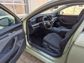 Skoda Superb III Kombi Facelifting 1.5 TSI 150KM 2026 Skoda Superb DRIVE 1.5 TSI DSG Auto z placu, zdjęcie 9