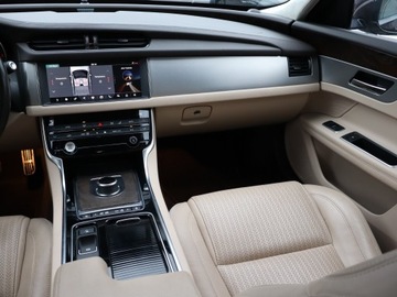 Jaguar XF II Sedan 2.0 i4D 180KM 2018 Jaguar XF 20d, 1. Właściciel, 177 KM, Automat, zdjęcie 7