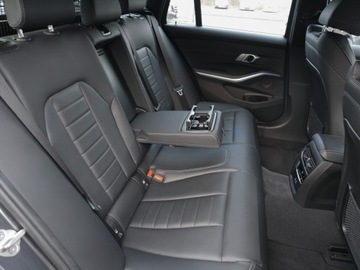 BMW Seria 3 G20-G21 Touring 2.0 330e 292KM 2021 BMW 330e 292ps Sport Line Lasery Webasto Hi-Fi Live Cocpit Pro 3xKlima 2022, zdjęcie 22