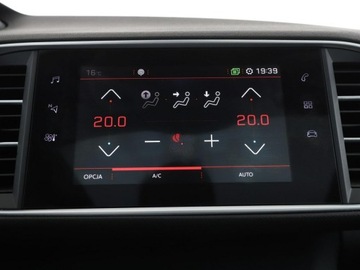 Peugeot 308 II Hatchback Facelifting 1.2 PureTech 130KM 2021 Peugeot 308 LED navi skóra/alcantara virtual, zdjęcie 23