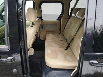 Ford Tourneo Connect I LWB 1.8 Duratorq TDCi 90KM 2010 Ford Tourneo Connect 1.8 TDC 90KM Klimatyzacja, zdjęcie 15