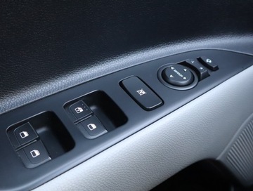 Kia Stonic Crossover 1.0 T-GDI 120KM 2020 Kia Stonic 1.0 T-GDI, Salon Polska, Serwis ASO, zdjęcie 15