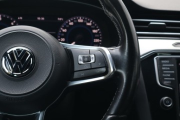 Volkswagen Passat B8 Limousine 2.0 TDI BlueMotion SCR 190KM 2016 VW Passat 2.0 TDI, Salon Polska, 187 KM, 4X4, zdjęcie 17