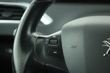 Peugeot 2008 I SUV Facelifting 1.2 PureTech 130KM 2016 Peugeot 2008 1.2 PureTech, Salon Polska, zdjęcie 13