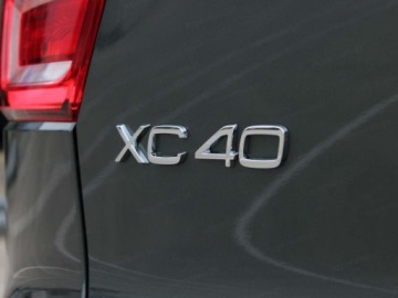 Volvo XC40 Crossover Facelifting 2.0 B4 197KM 2026 VOLVO XC40 B4 Ultra Dark Suv 2.0 (197KM) 2026, zdjęcie 18