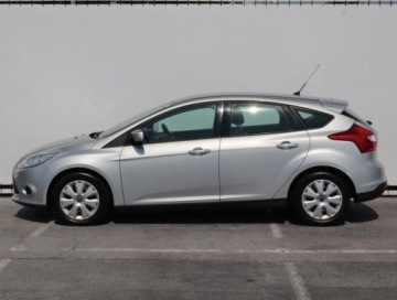 Ford Focus III Hatchback 5d facelifting 1.0 EcoBoost 125KM 2014 Ford Focus 1.0 EcoBoost, Salon Polska, Serwis ASO, zdjęcie 2