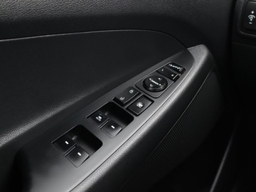 Hyundai Tucson III SUV 2.0 CRDI 136KM 2016 Hyundai Tucson 2.0 CRDi, Salon Polska, Navi, zdjęcie 16