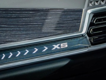 BMW X5 G05 SUV Plug-In Facelifting 3.0 50e 490KM 2026 BMW X5 xDrive50e Individual Edition Suv 3.0 (489KM) 2026, zdjęcie 11