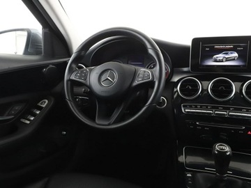 Mercedes Klasa C W205 2017 Mercedes C 180 Czujniki, Aut.klima, Navi, Skóra, zdjęcie 15