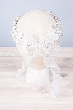 WIANEK KOMUNIJNY Z KWIATKAMI I PEREŁKAMI