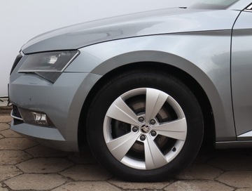 Skoda Superb III Liftback Facelifting 1.5 TSI 150KM 2019 Skoda Superb 1.5 TSI, Salon Polska, Xenon, zdjęcie 12