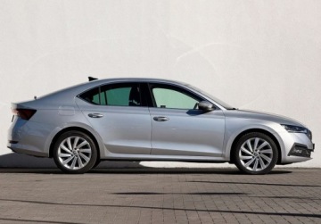 Skoda Octavia IV Liftback 2.0 TSI 190KM 2022 Skoda Octavia 4x4 MatrixLED Kamera Ogrzewana szyba Salon PL FVAT, zdjęcie 2