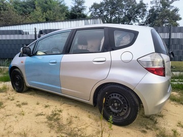 DVEŘE LEVÝ ZADNÍ HONDA JAZZ III 3 NH700M
