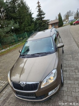 Skoda Roomster Mikrovan Facelifting 1.2 TSI 85KM 2013 Skoda Roomster 1.2 TSI Bogata Wersja 1.2 Benzyna 86KM, zdjęcie 4