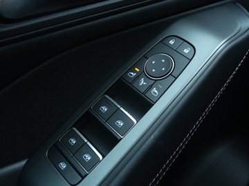 Nissan Qashqai III Crossover 1.3 DIG-T MHEV 158KM 2024 Nissan Qashqai 1.3 DIG-T MHEV, 1. Właściciel, zdjęcie 17