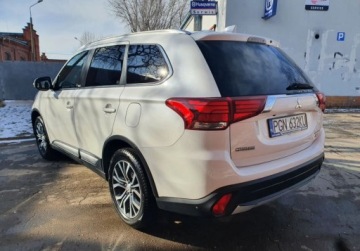 Mitsubishi Outlander III 2018 Mitsubishi Outlander Intense PLUS Kamera GetHelp 2.3 Diesel 150KM, zdjęcie 5