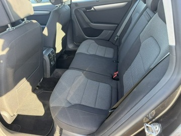 Volkswagen Passat B7 Variant 2.0 TDI CR DPF BlueMotion 140KM 2013 Volkswagen Passat 2.0TDi 140KM DSG 2013r R-Line, zdjęcie 11