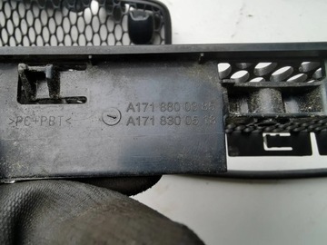 Mercedes SLK R171 РЕШЕТКИ КАПОТА ВОЗДУХОЗАБОРНИКИ A1718800385 A1718800485
