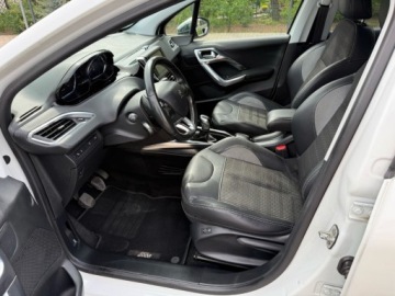 Peugeot 2008 I SUV 1.2 PureTech 82KM 2015 Peugeot 2008 PURETECH NAWIGACJA KLIMATRONIC PARKTRONIC PRZOD TYL POLSKORY, zdjęcie 4