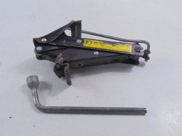 FIAT SIENA ZVEDÁK VOZIDLOVÝ KLÍČ 46427400 46524177