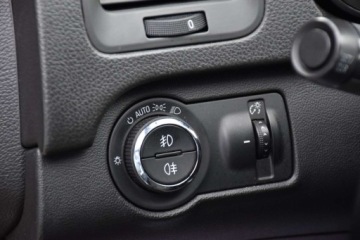 Opel Insignia I Sports Tourer 2.0 CDTI ECOTEC 160KM 2010 Opel Insignia Duza-Navi XenonLED Parktronic Tempomat Multifunkcja Klimatro, zdjęcie 21