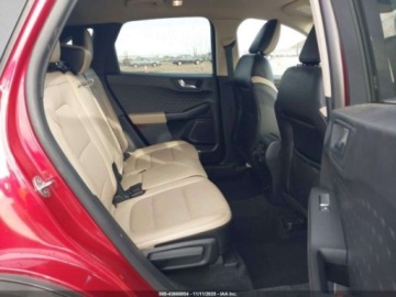 Ford Kuga III 2020 Ford Kuga 2020 r., 2,0L TITANIUM 2.0 Benzyna 250KM, zdjęcie 10