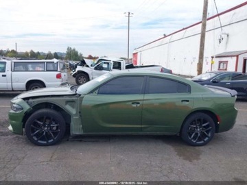 Dodge Charger VII 2022 Dodge Charger Sxt 2022 3.6l 3.6 Benzyna 292KM, zdjęcie 2