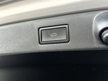 Volkswagen Arteon Shooting Brake R 2.0 TSI 320KM 2023 Volkswagen Arteon 2.0TSI 320KM 4X4 R DSG l DCC, AC, zdjęcie 33