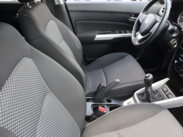 Suzuki Vitara III SUV 1.6 VVT 120KM 2018 Suzuki Vitara 1.6 VVT, Salon Polska, 4X4, Klima, zdjęcie 8