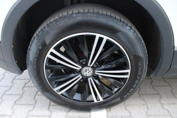 Volkswagen Tiguan II SUV 2.0 TDI 190KM 2020 Volkswagen Tiguan HIGHLINE 2.0 TDI 190 KM 4x4, zdjęcie 5