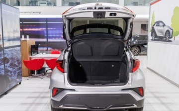 Toyota C-HR I Crossover Facelifting 1.8 Hybrid 122KM 2023 Toyota C-HR 1.8 Hybrid GPF GR Sport 1.8 Hybryda 122KM, zdjęcie 28