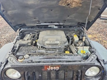 Jeep Wrangler III Unlimited Facelifting 3.6 V6 286KM 2013 Jeep Wrangler Rubicon, 3.6L, po gradobiciu 3.6 Benzyna 287KM, zdjęcie 11