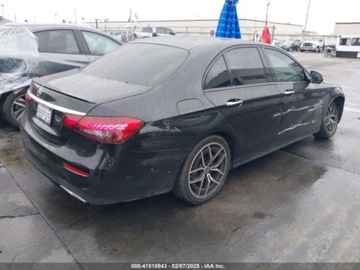 Mercedes Klasa E W213 2022 Mercedes-Benz Klasa E 350 2022 2.0l 2.0 Benzyna 255KM, zdjęcie 4