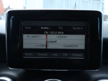 Mercedes Klasa A W176 Hatchback 5d 1.6 180 BlueEFFICIENCY 122KM 2013 Mercedes A A 180, Skóra, Xenon, Bi-Xenon, Klima, zdjęcie 11