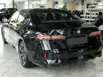 BMW Seria 5 G90-91 Touring 2.0 520d 197KM 2025 BMW Seria 5 520d xDrive Sport Sedan 2.0 (197KM) 2025, zdjęcie 3