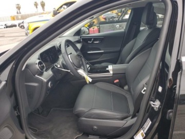 Mercedes Klasa C W206 2023 Mercedes-Benz Klasa C 2023r., 4x4, 2.0L 2.0 Benzyna 255KM, zdjęcie 6