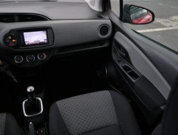 Toyota Yaris III Hatchback 5d Facelifting 1.33 Dual VVT-i 99KM 2015 Toyota Yaris 1.33 Dual VVT-i, Klima, zdjęcie 7