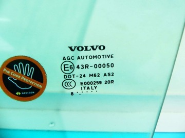 SKLO (OKNO) DVEŘE PŘEDNÍ LEVÝ ŘIDIČE VOLVO C30 08R